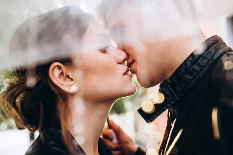 How to French Kiss?—Popular Techniques, Tips, and Hacks 
