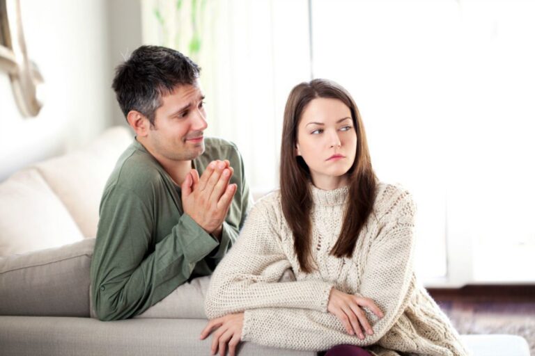 How to deal with someone who is hot and cold