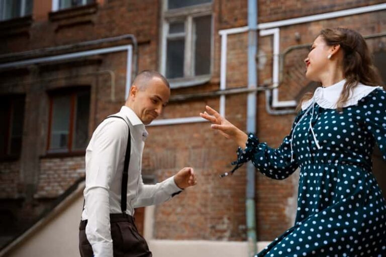 Public affection: comfort zones and cultural contrasts